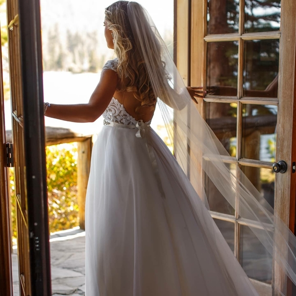 Meet your Posher, Jessica - Picture 2 of 5